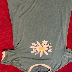 Daisy design tshirt